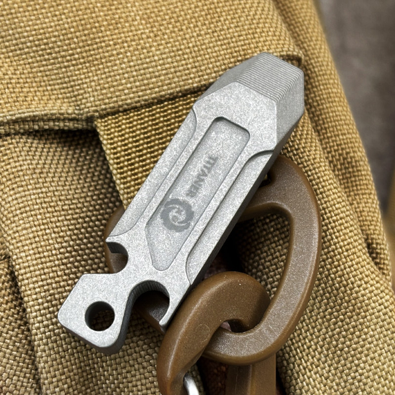 야외용 휴대용 EDC 다기능 티타늄 합금 미니 크로우바 - Keychain Multi Tool 리뷰 및 가격